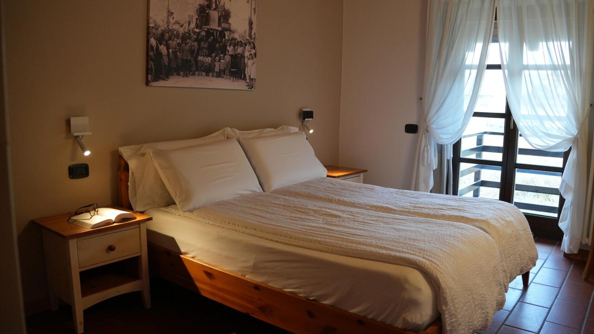 Residence La Colombera Рива дел Гарда Стая снимка